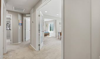 33 Parkland Dr, Blanchard, ID 83804