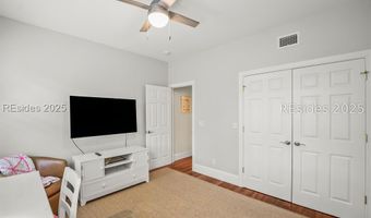 30 Dolphin Point Dr, Beaufort, SC 29907