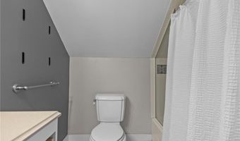 217 Bay View Ave, Cranston, RI 02905