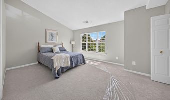 6576 MEDINAH Ln, Alexandria, VA 22312