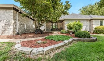 924 Forest Lake Ct, Ballwin, MO 63021