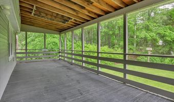 28 Arlington Rd, Coventry, CT 06238