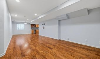 4002 Edgewater Dr, Ames, IA 50010
