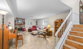 1529 Autumn Leaf Dr, Ballwin, MO 63021