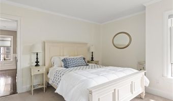 12 Bliss Rd, Newport, RI 02840