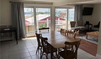 8 Seascape Ave, Middletown, RI 02842