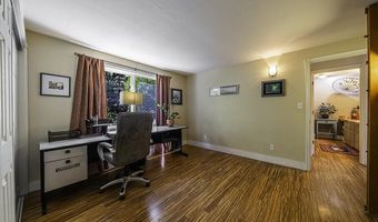 1000 Ivy Ln, Ashland, OR 97520
