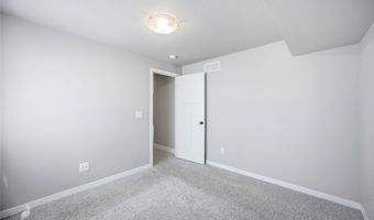706 NE Country Meadow Dr, Ankeny, IA 50021