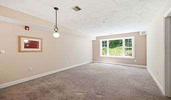 24 Greenleaves Dr 413, Amherst, MA 01002