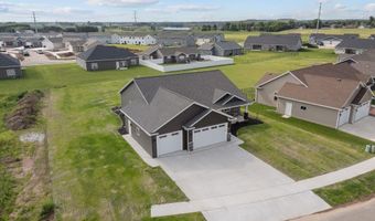 5702 N YOSEMITE Ln, Appleton, WI 54913