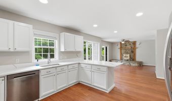 24674 PEACH ORCHARD Ln, Aldie, VA 20105
