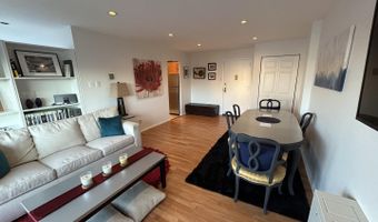 5340 HOLMES RUN Pkwy #706, Alexandria, VA 22304