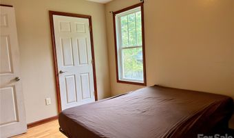 5 Springmill Dr, Asheville, NC 28806