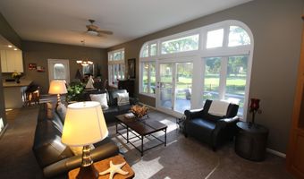 946 Emerald Hills Dr S, Arnolds Park, IA 51331