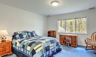 60 Pheasant Dr, East Greenwich, RI 02818