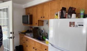 14 Lakeshore Dr, Belgrade, ME 04917