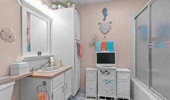 72 Hilltop Dr F, North Providence, RI 02904