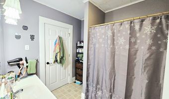 145 W 19TH St, Baxter Springs, KS 66713