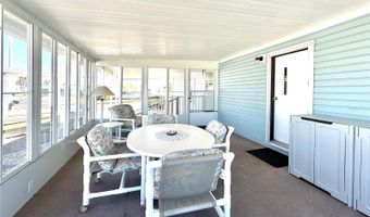 126 W SAINT JOHNS Way, Apollo Beach, FL 33572