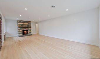 21 E Central Ave, Bergenfield, NJ 07621