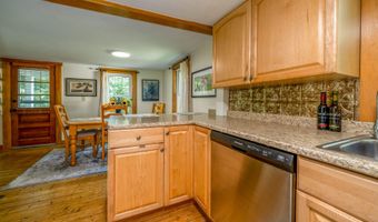 15 Marsh Rd, Belfast, ME 04915