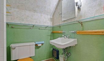 42 Collins Pl, Albany, NY 12208