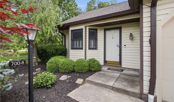 700 Hampton Cir 8, Aurora, OH 44202