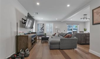28 Ashley St, Cranston, RI 02920