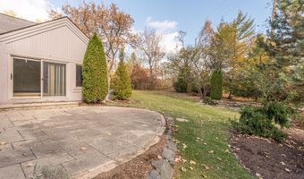 2225 Chaucer Ct, Ann Arbor, MI 48103