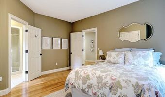 10 Owl Tree Ln, East Greenwich, RI 02818