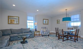 10 Pell St 3B, Newport, RI 02840