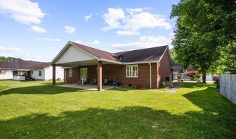 108 Lock Ln, Alum Creek, WV 25003