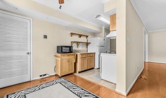 8318 TOBIN Rd 31, Annandale, VA 22003
