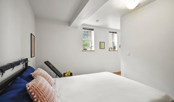 111 N Hamilton St 202, Madison, WI 53703