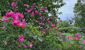 45 Freedom Rd, Belgrade, ME 04917