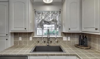 317 Greensboro Dr, Brandon, MS 39047