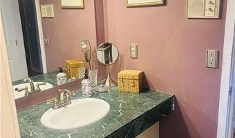 2 Wenscott Ln, North Providence, RI 02904
