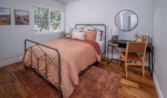 1949 NW Monterey Pines Dr UNIT 4, Bend, OR 97703
