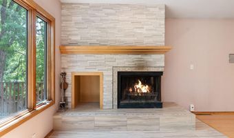 2006 11th Ave NE, Austin, MN 55912