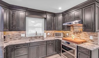 103 Idlewild Ln, Aberdeen, NJ 07747