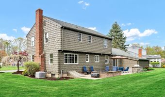 16 Deer Ledge Ln, Wethersfield, CT 06109