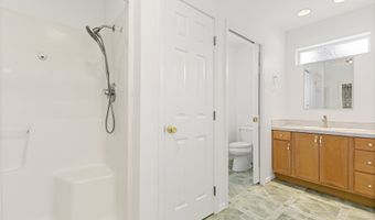 10418 CHAMPOEG Rd, Aurora, OR 97002