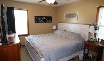 515 N 6th St, Arlington, NE 68002