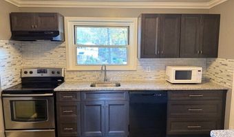 498 Oak Ave APT 28, Cheshire, CT 06410