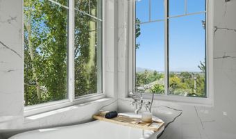 223 E 2050 N, Centerville, UT 84014