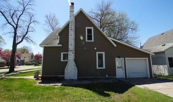 902 S 3rd St, Aberdeen, SD 57401