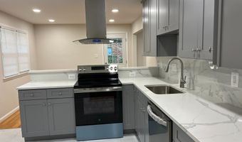 668 S ILLINOIS St, Arlington, VA 22204