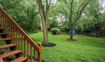 12 BARCLAY Dr, Hockessin, DE 19707