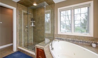 430 W Homestead Dr, Aurora, OH 44202