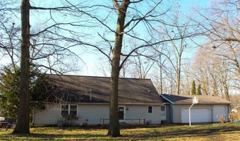 880 W Mashie Ct, Angola, IN 46703